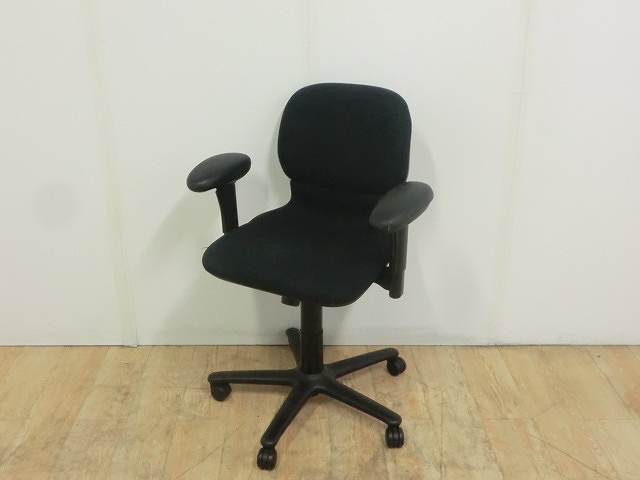 OAチェア肘有 Steelcase ブラック