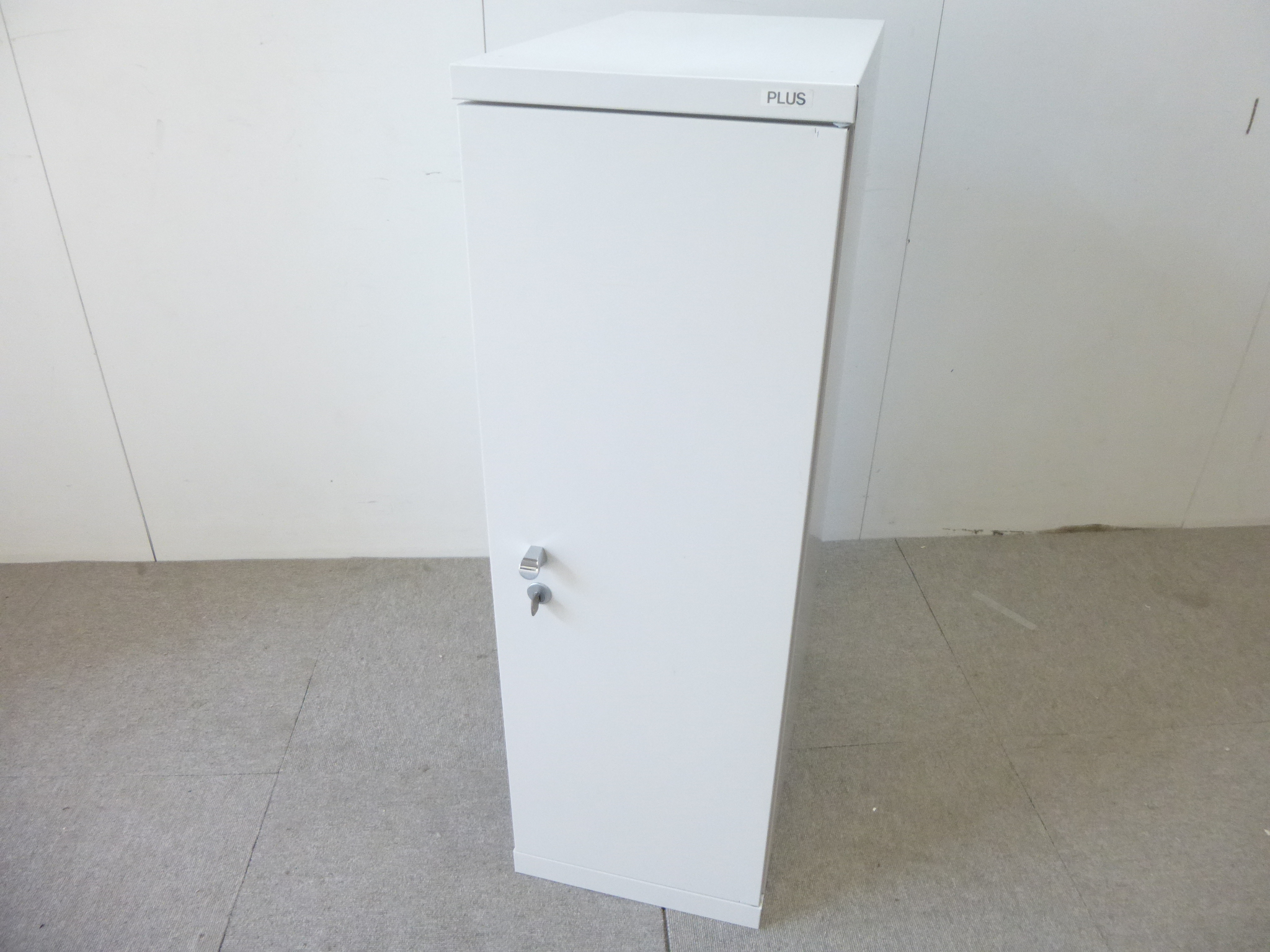 プラス/ホワイト/1人用ロッカー/【中古】