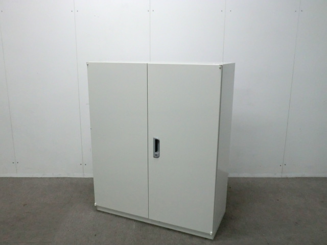 プラス / ホワイト / 【中古】 両開きキャビネット