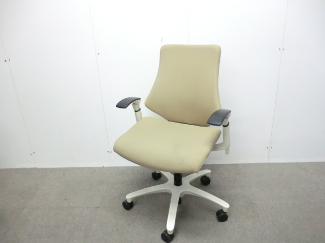イトーキ / エフ / ベージュ / KG-147PS-W9Y3 【中古】 OAチェア肘有