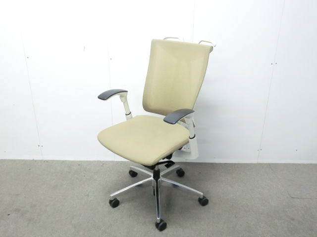 イトーキ/セレーオ/ ベージュ / 【中古】 OAチェア肘有