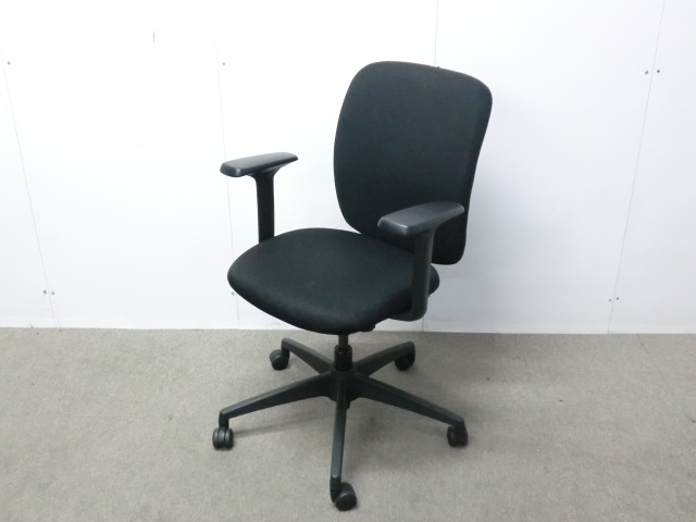 Steelcase/アプト/ブラック/【中古】OAチェア肘