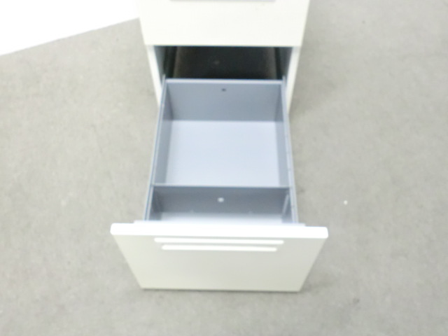 3段脇机 / ホワイト / 【中古】 ヤケあり