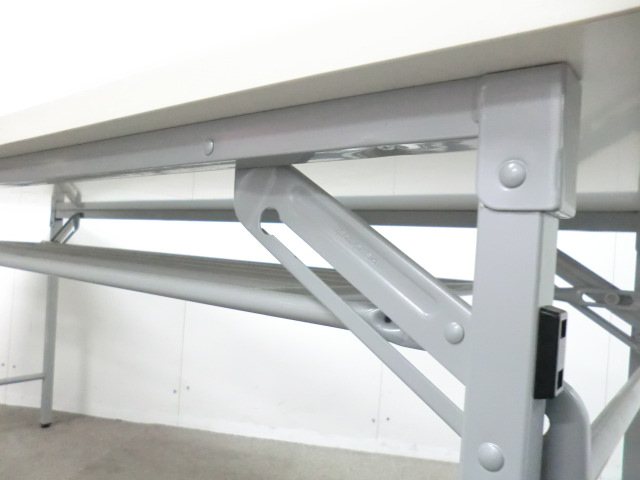 折り畳みテーブル / ホワイト / 【中古】