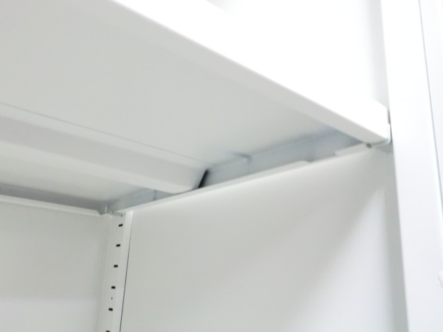 共栄工業 / ホワイト / 【中古】 両開きキャビネット