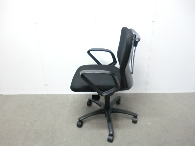 オカムラ / カロッツァ / ブラッ ク / CK33GR FS16 【中古】 OAチェア肘有