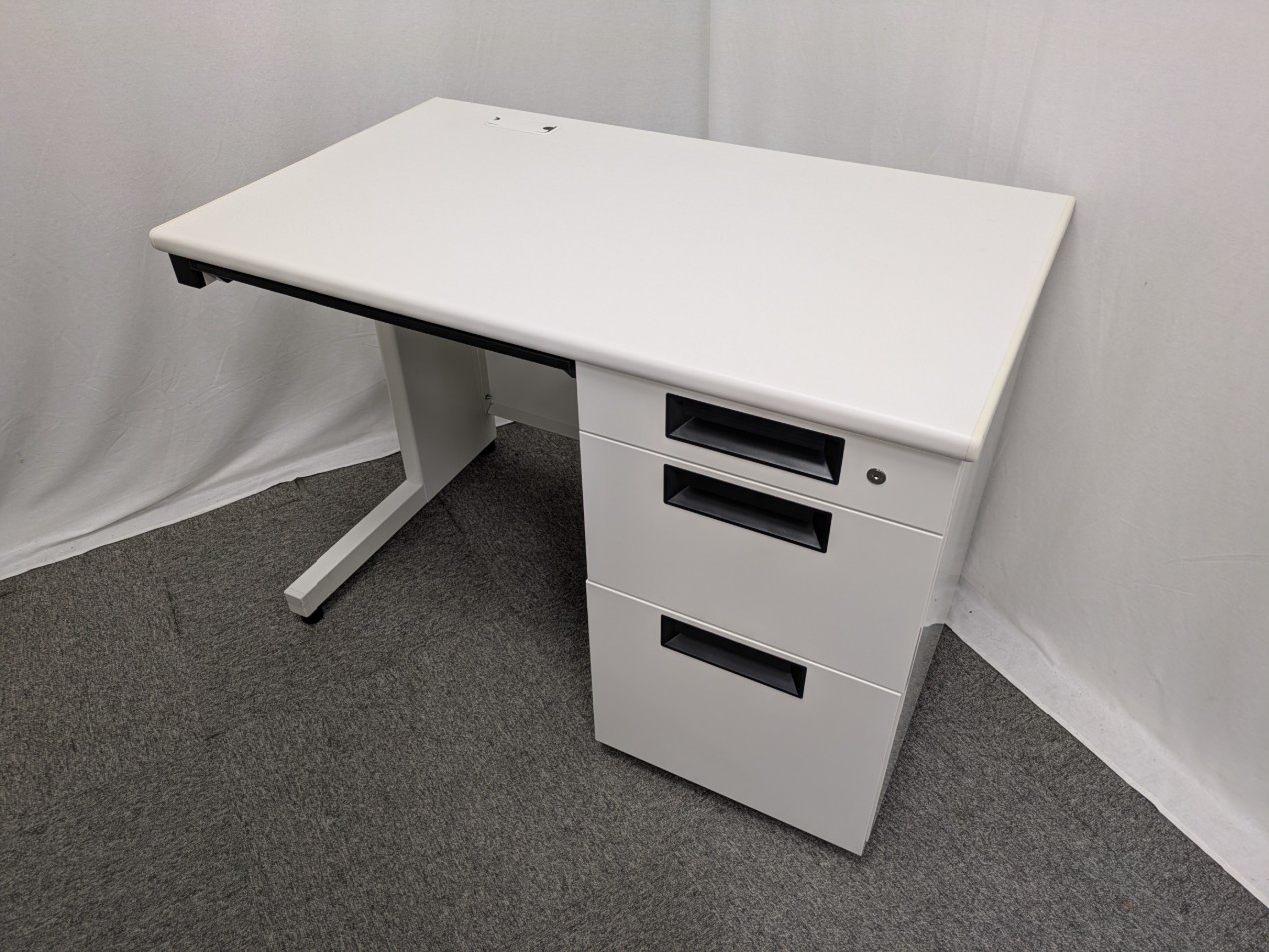 プラス / フラットライン / ホワイト /