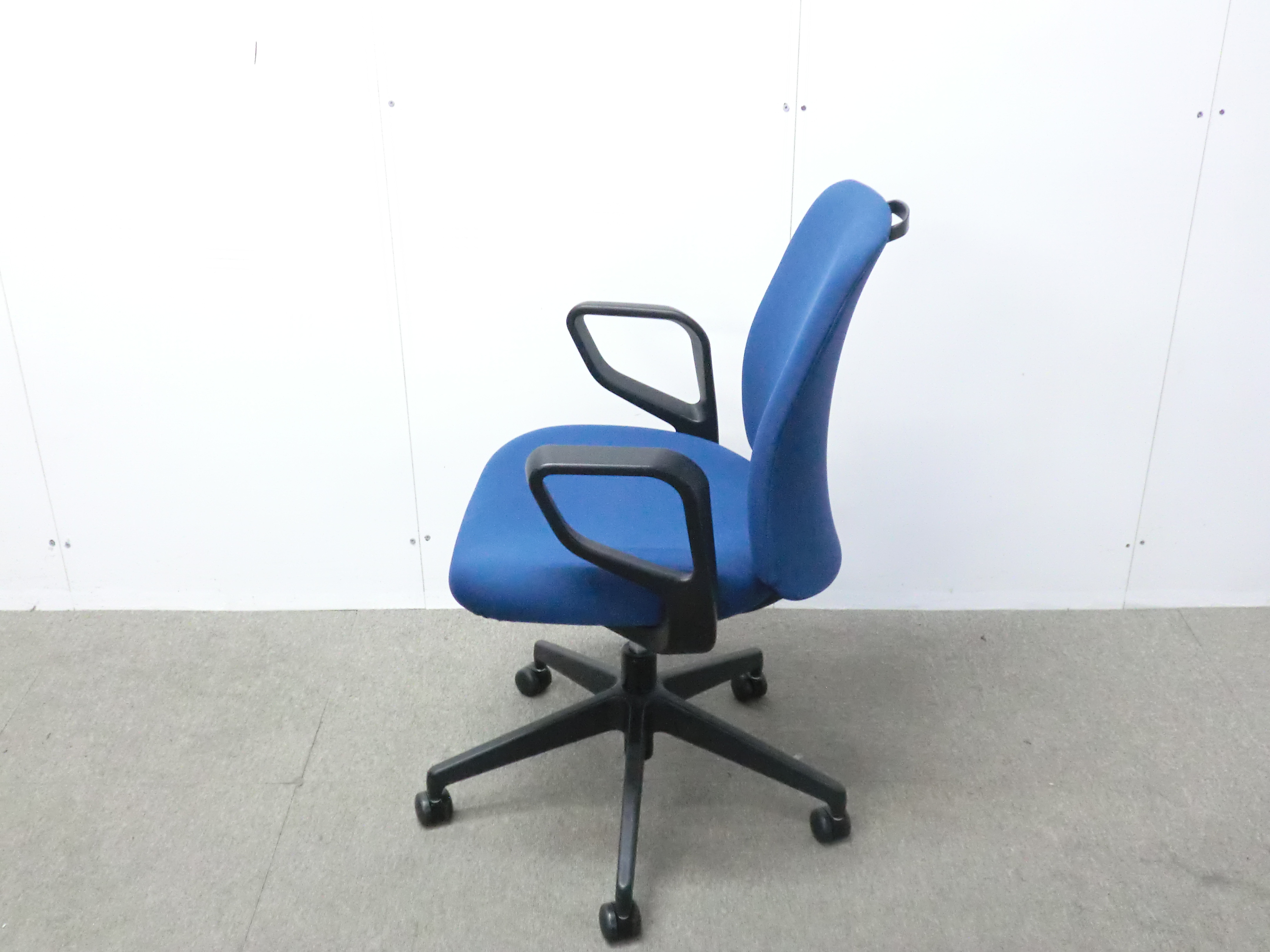 コクヨ / エルア / ブルー / CO2S-B101C 【中古】 OAチェア肘有