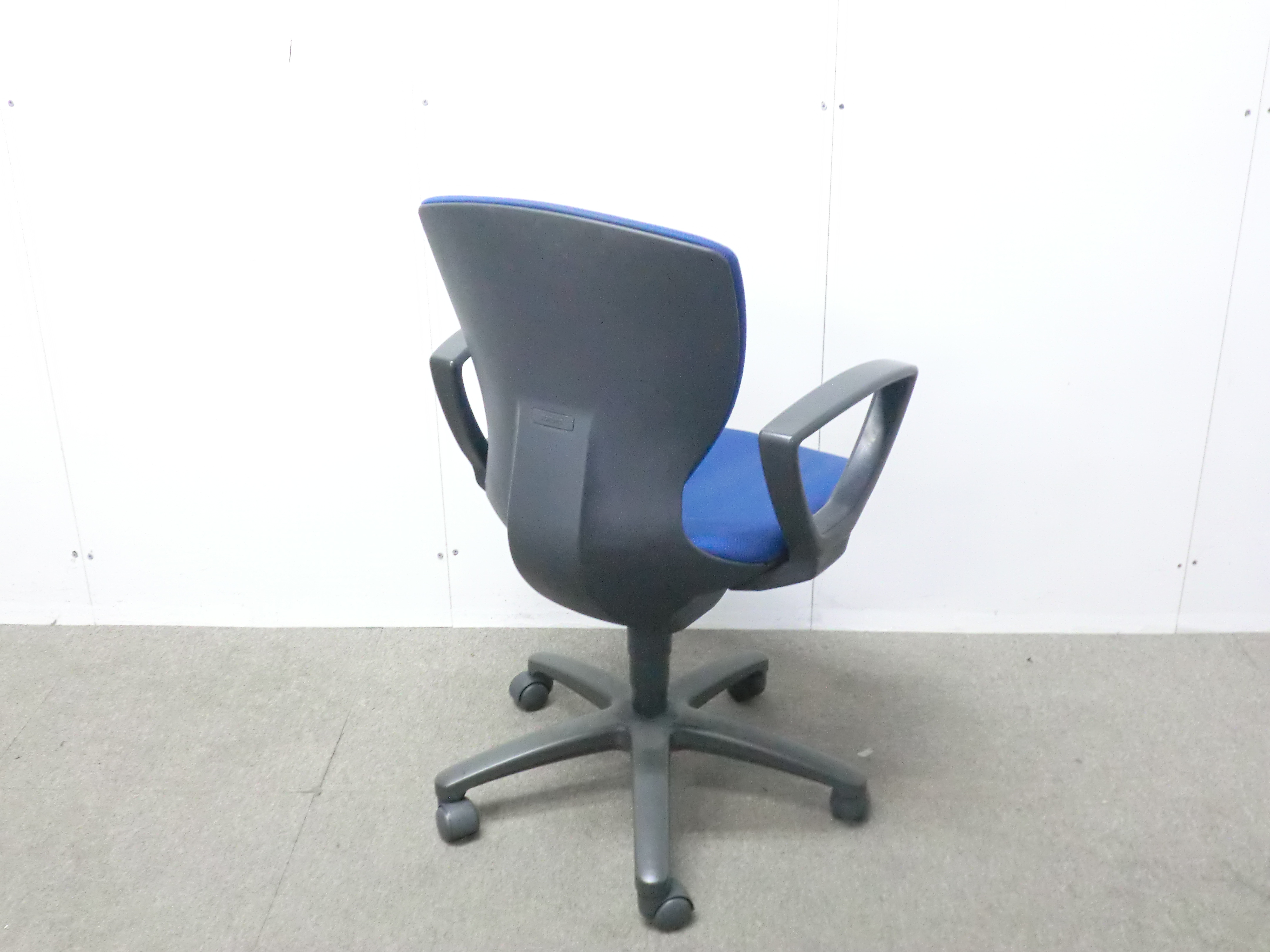 コクヨ/ジオナード / ブルー / 【中古】 OAチェア肘有
