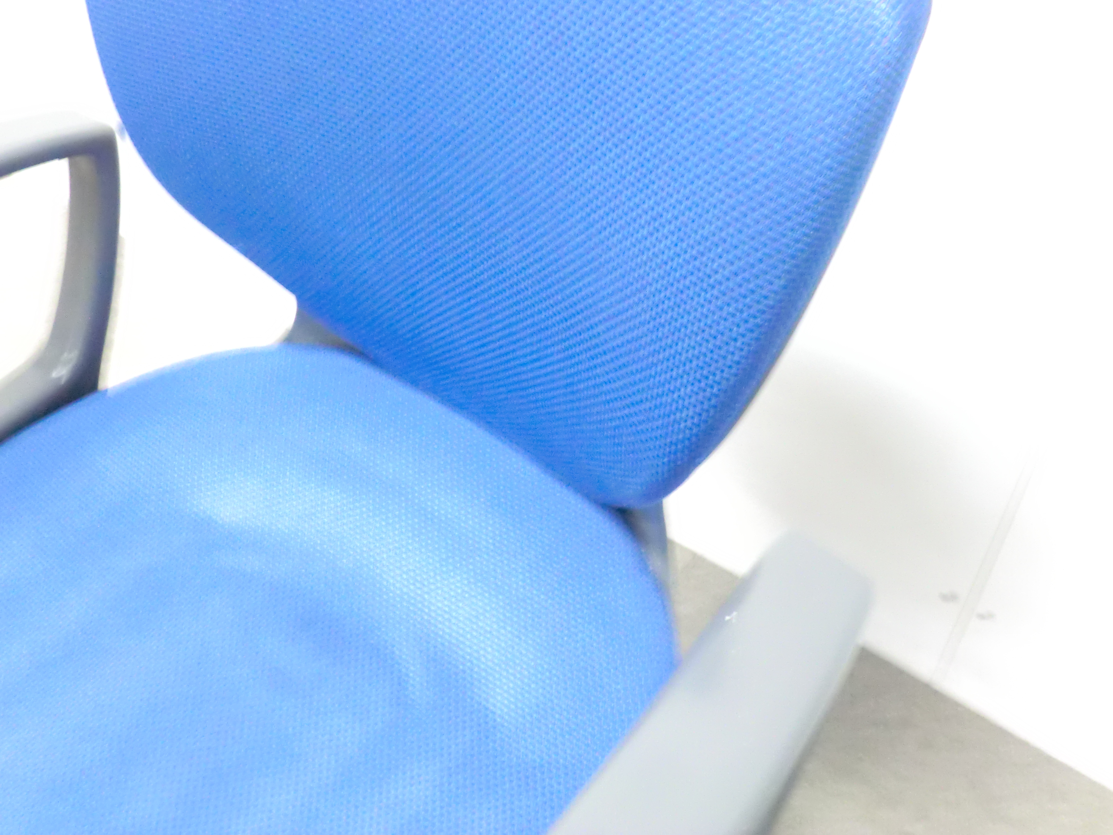 コクヨ/ジオナード / ブルー / 【中古】 OAチェア肘有