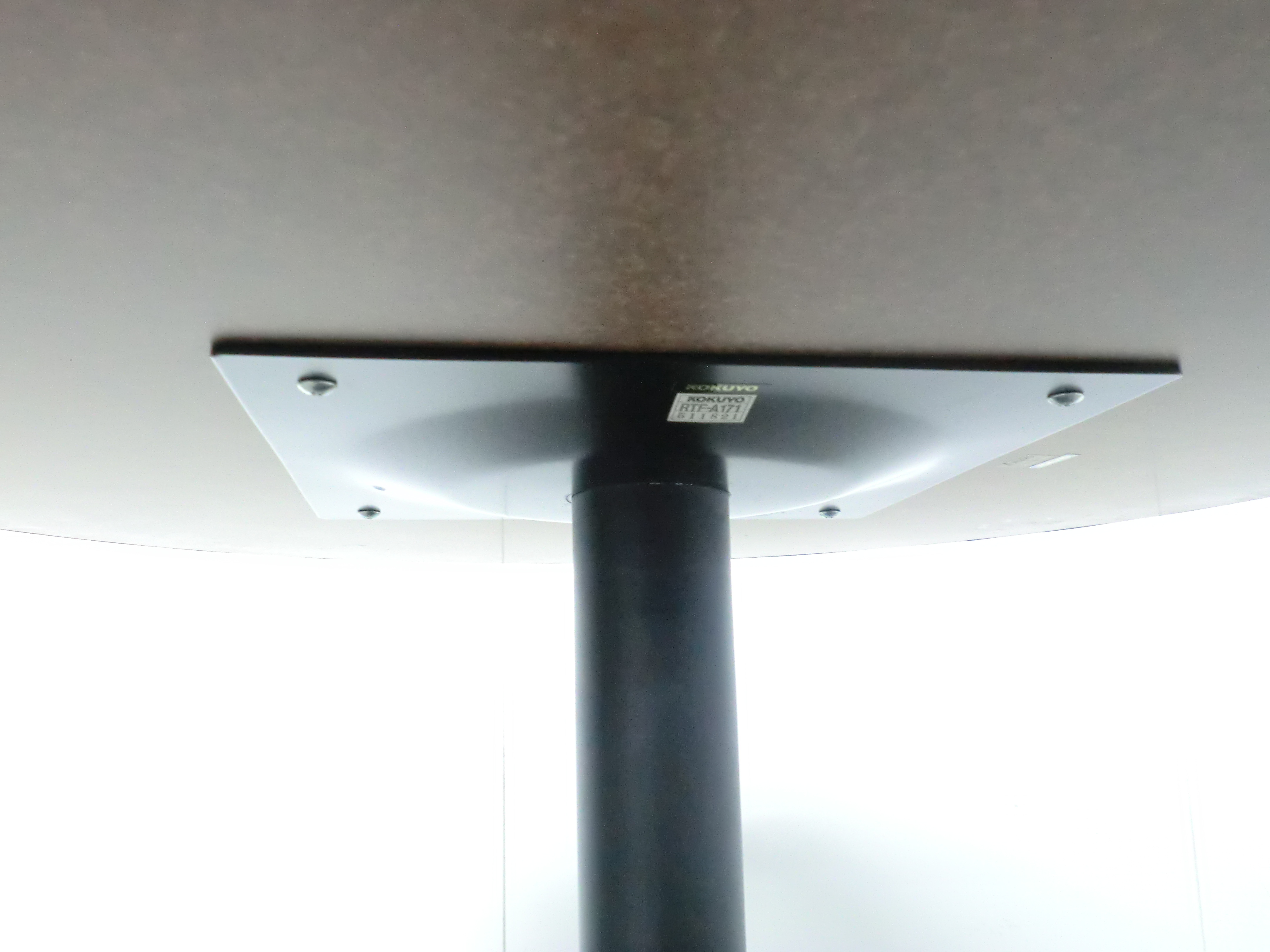 コクヨ / ニューグレー / 【中古】 丸テーブル