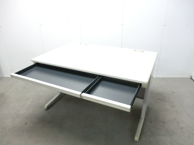 オカムラ/SD-V / ニューグレー / 【中古】 平デスク