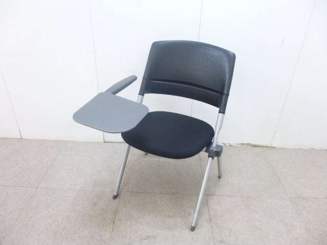 オカムラ/ブラック/メモ台付チェア/【中古】