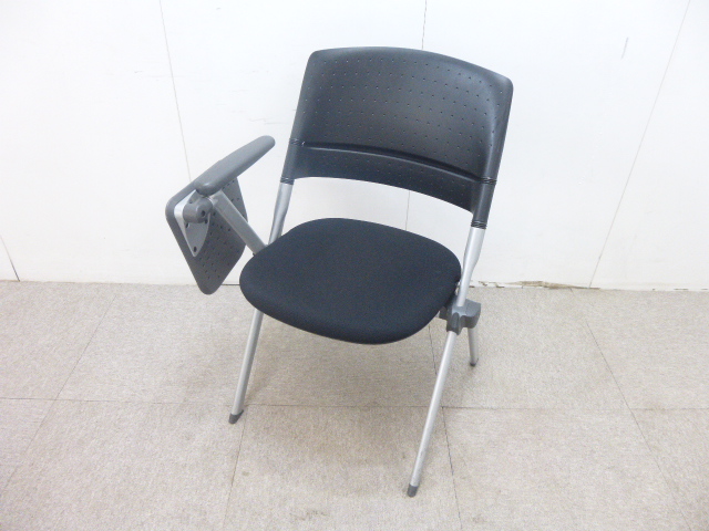 オカムラ/ブラック/メモ台付チェア/【中古】