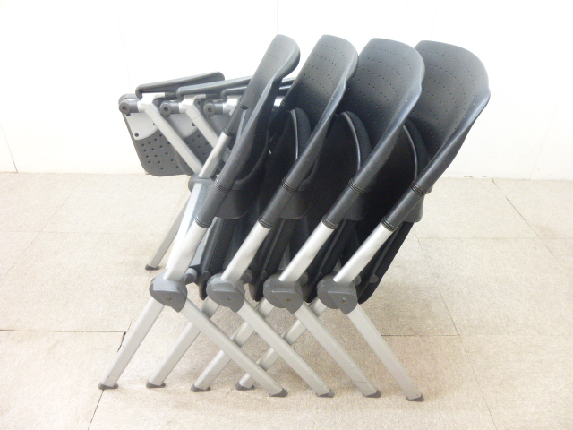 オカムラ/ブラック/メモ台付チェア/【中古】