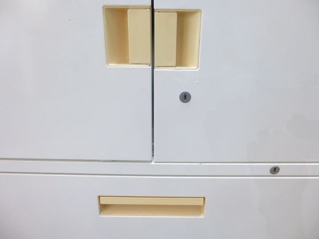 オカムラ/ホワイト/上下連結キャビネット/【中古】