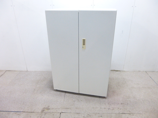 ホワイト/両開きキャビネット/【中古】