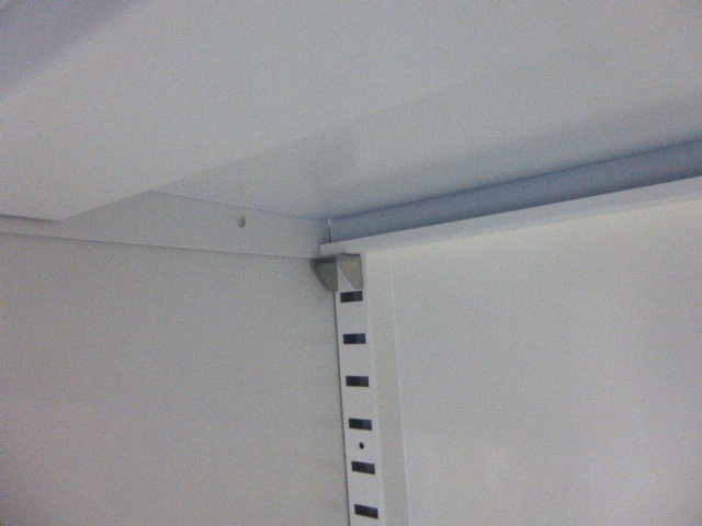 ホワイト/両開きキャビネット/【中古】