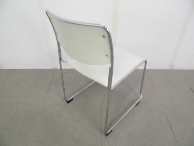 スタッキングチェア / ホワイト