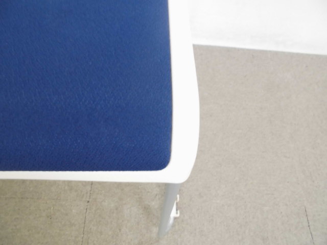 ウチダ / ダークブルー / スタッキングチェア