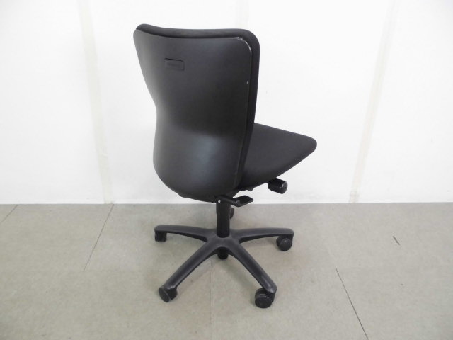 カロッツァ / オカムラ / OAチェア / 肘無し