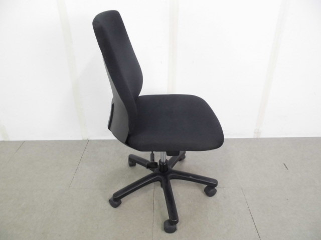 トルテ / イトーキ / ブラック / 肘無し / OA