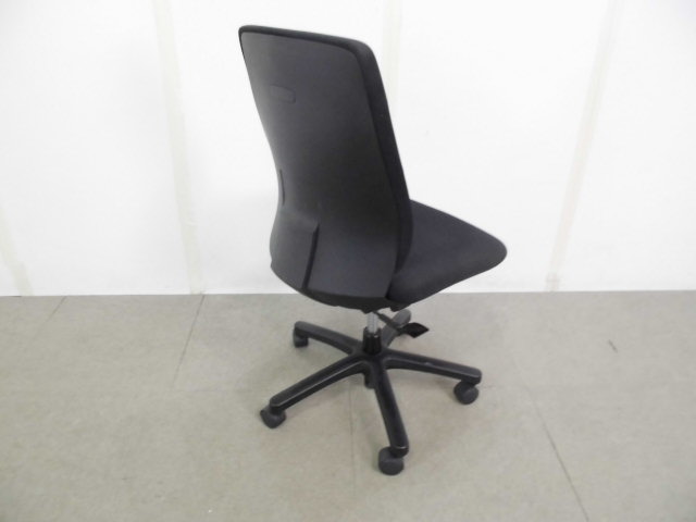 トルテ / イトーキ / ブラック / 肘無し / OA