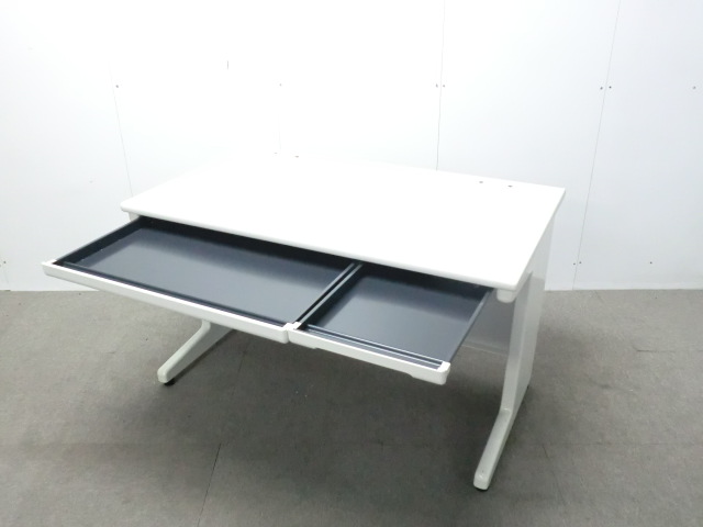 プラス / LA / ホワイト / 【中古】 平デスク