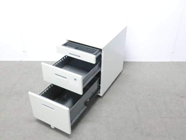 TOYOSTEEL / ホワイト / 【中古】 3段ワゴン