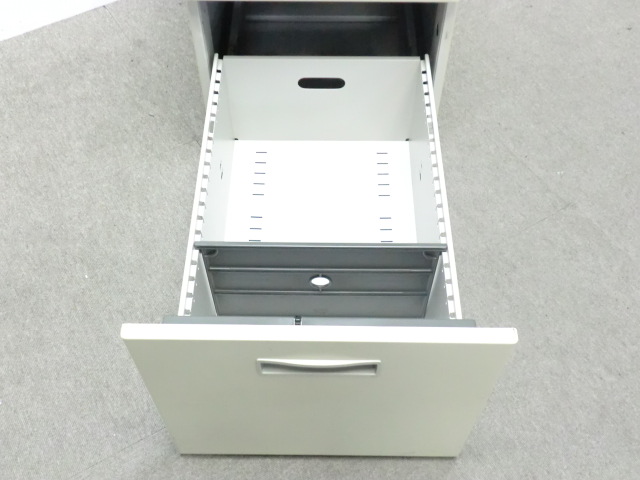 トヨセット / ニューグレー / 【中古】 3段脇机