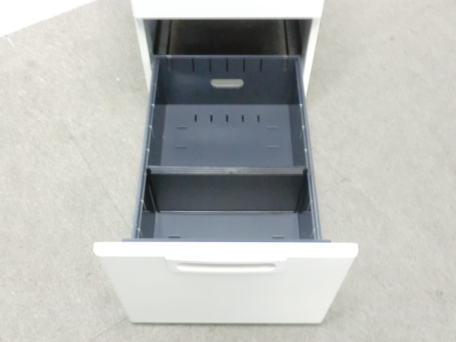 プラス / LA / ホワイト / 【中古】 3段脇机