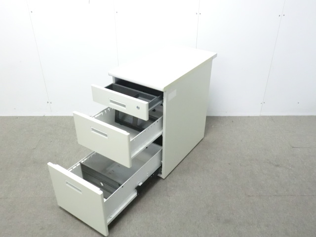 TOYOSTEEL / ホワイト / 【中古】 3段脇机