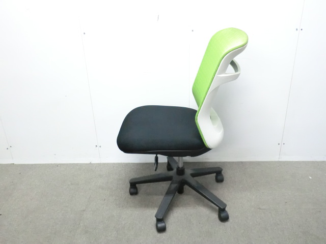 ナイキ/ パウザ/ライトグリーン/【中古】 OAチェア肘無し