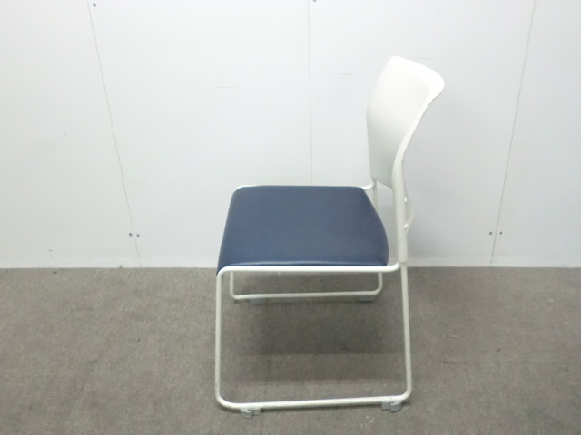 スタッキングチェア / ダークブルー / 【中古】