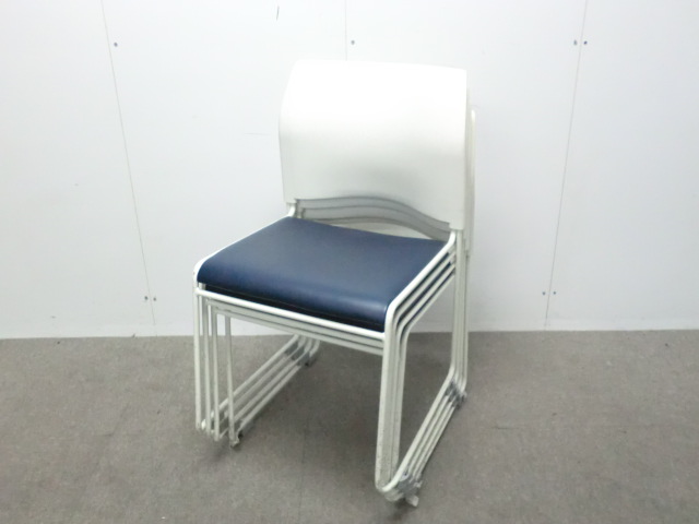 スタッキングチェア / ダークブルー / 【中古】