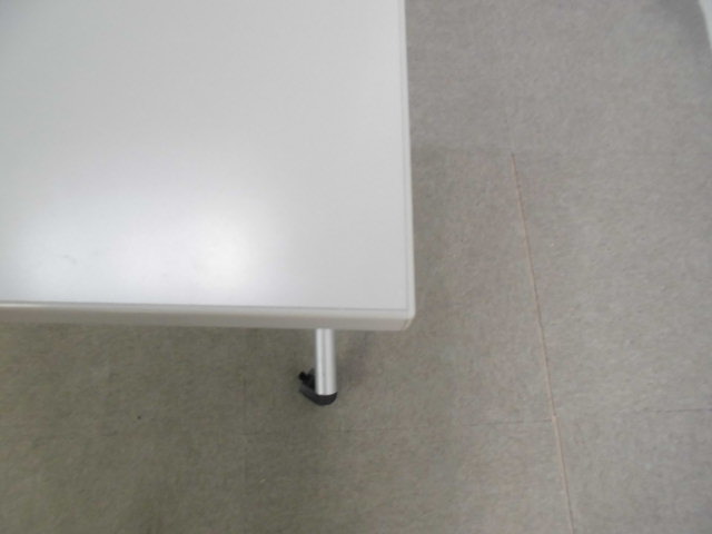 オカムラ / ニューグレー / フォールディングテーブル