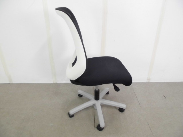 コルト / イトーキ / ブラック / OAチェア肘無し