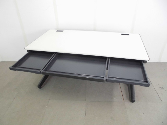 プラス / LA / ブラック / 平デスク