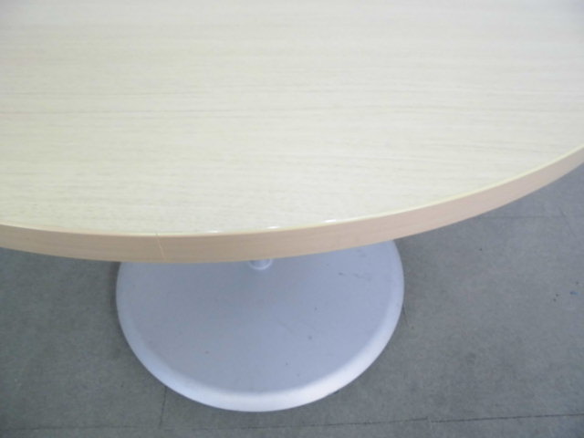 オカムラ / 丸テーブル / 木目調