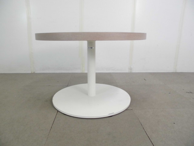 オカムラ / 丸テーブル / 木目調