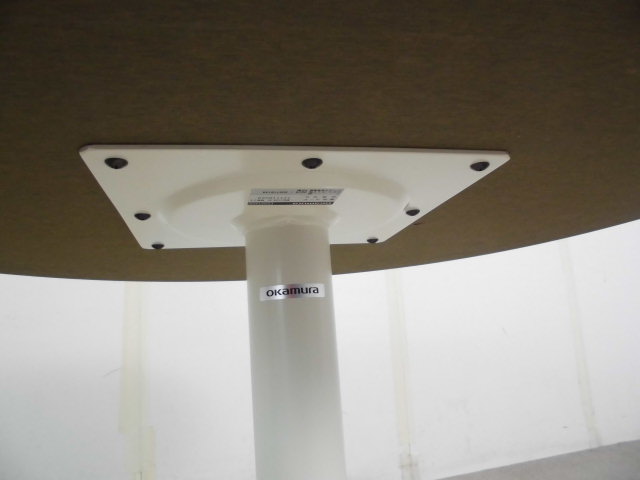 オカムラ / 丸テーブル / 木目調