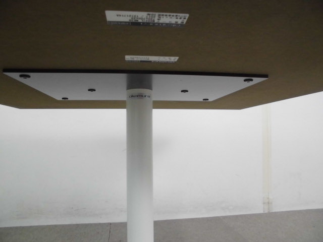 オカムラ / ローテーブル / 木目調