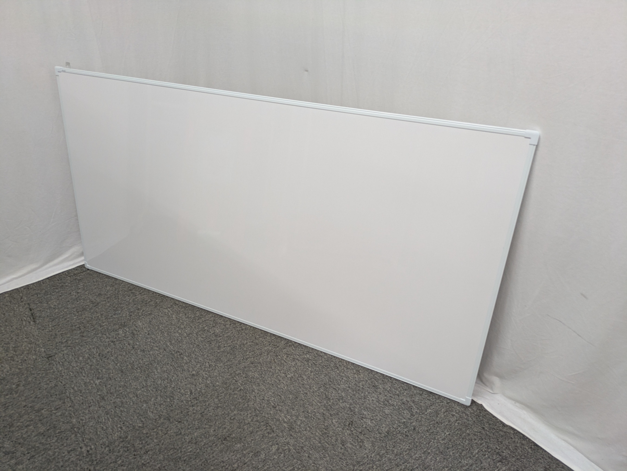 壁掛けホワイトボード / ホワイト 【中古】