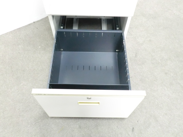 イトーキ / シンライン / ホワイト / 【中古】上下連結