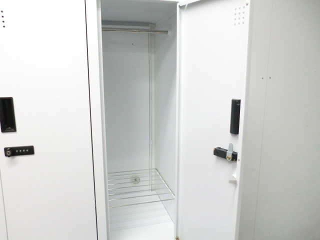 6人用ロッカー / ホワイト / 【中古】 ダイヤル式