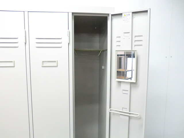 イトーキ / ニューグレー / HJJ-0941SS-WE 【中古】 4人用ロッカー
