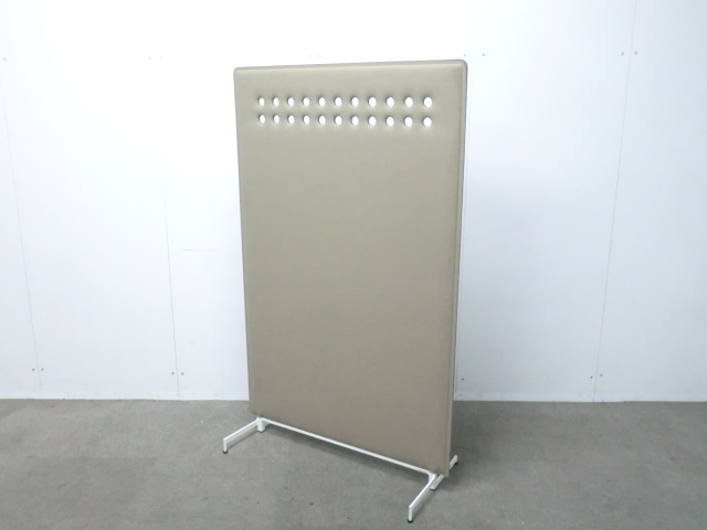 オカムラ / ライブス / ベージュ / 【中古】 衝立