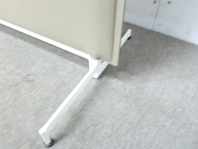 オカムラ / ライブス / ベージュ / 【中古】 衝立