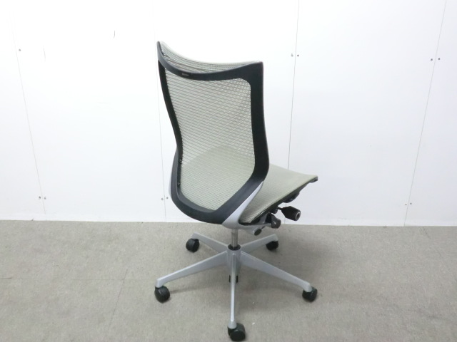 オカムラ/バロン/ライトグレー/ 【中古】 OAチェア肘無し