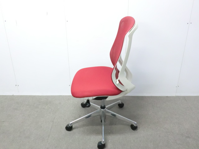 オカムラ/シルフィ/ レッド / 【中古】 OAチェア肘無し